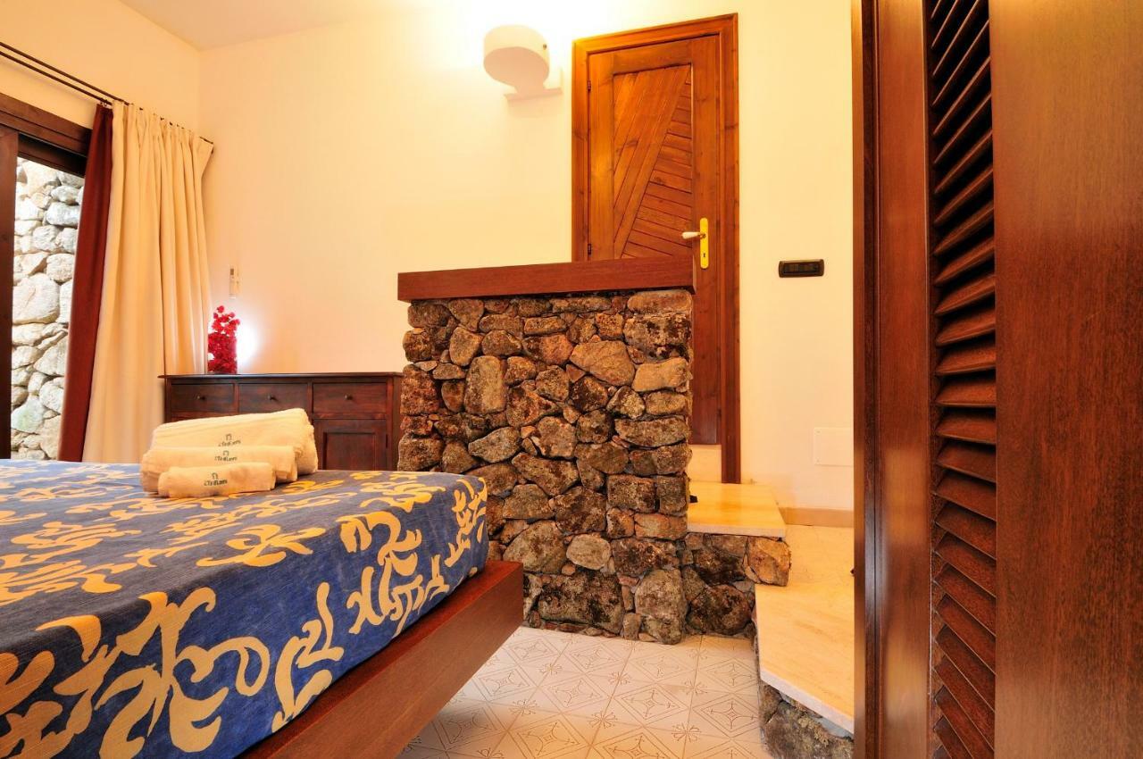 Residence L'Ea Di Lavru - Appartamenti Mono-Bilo-Trilocali Porto San Paolo  Kültér fotó