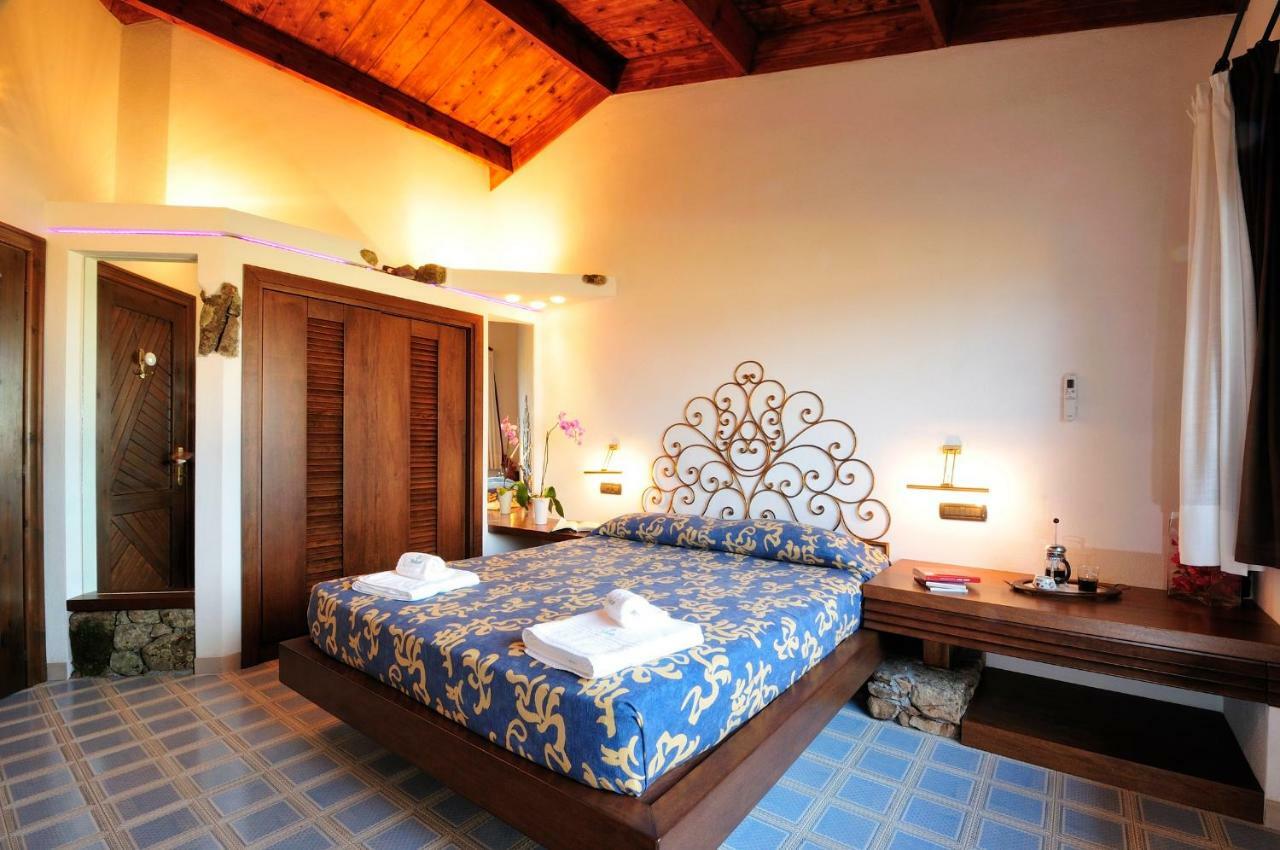 Residence L'Ea Di Lavru - Appartamenti Mono-Bilo-Trilocali Porto San Paolo  Kültér fotó