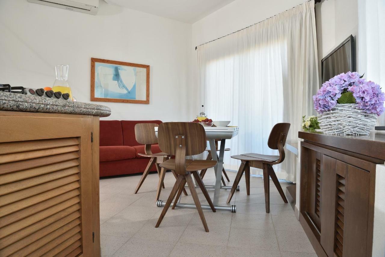 Residence L'Ea Di Lavru - Appartamenti Mono-Bilo-Trilocali Porto San Paolo  Kültér fotó