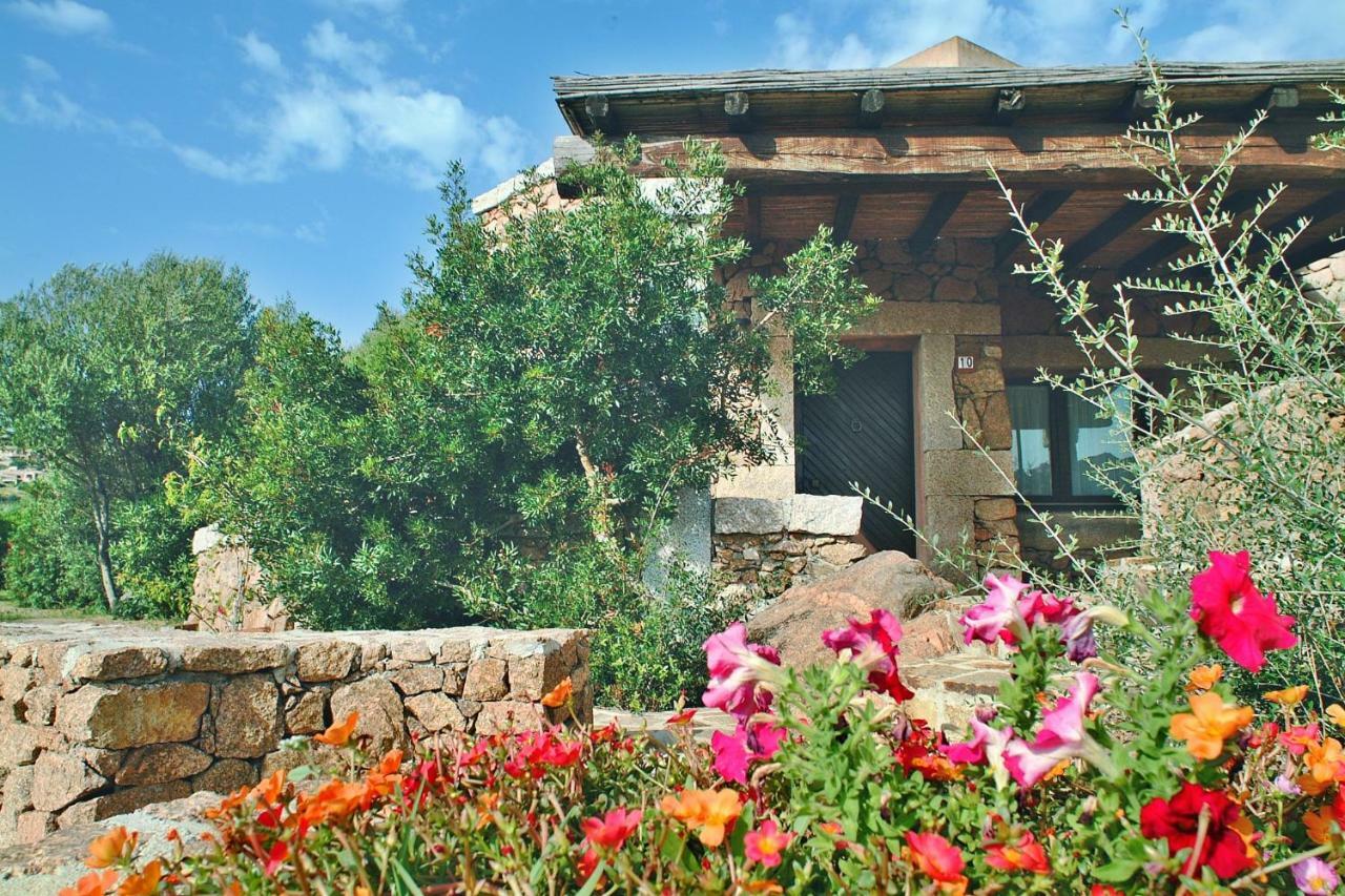 Residence L'Ea Di Lavru - Appartamenti Mono-Bilo-Trilocali Porto San Paolo  Kültér fotó